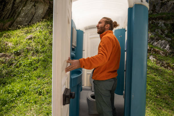 Best Portable restroom trailer rental  in St Cloud, FL